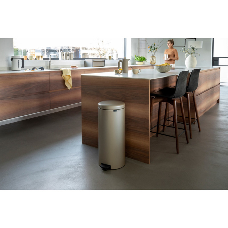 Бак для сміття Pedal Bin NewIcon Brabantia, об'єм 30 л, бежевий шампань (304484)