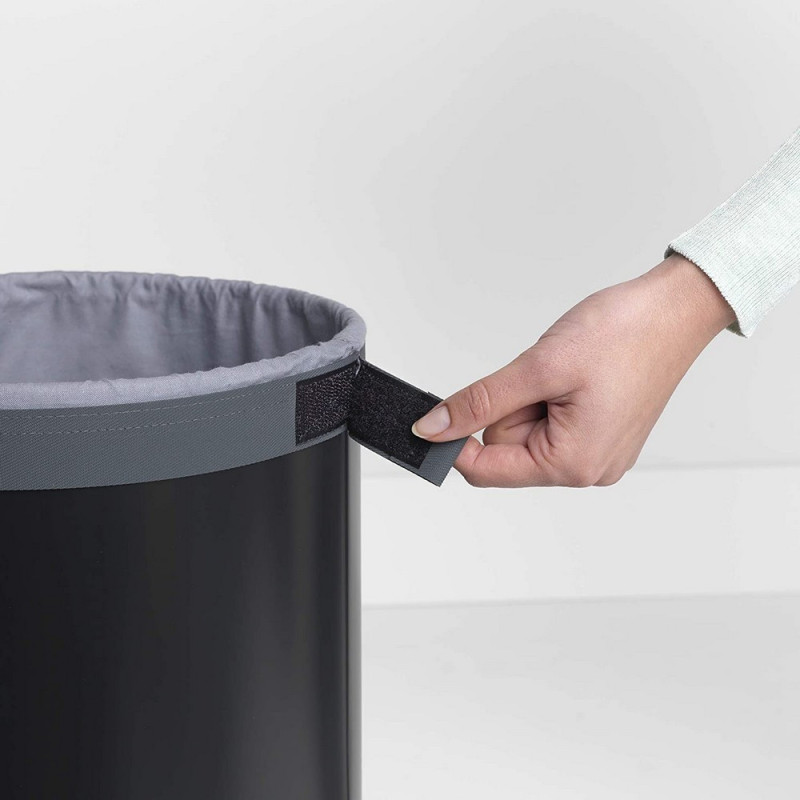 Бак для білизни Brabantia з пробковою кришкою, 35 л, чорний (120008)