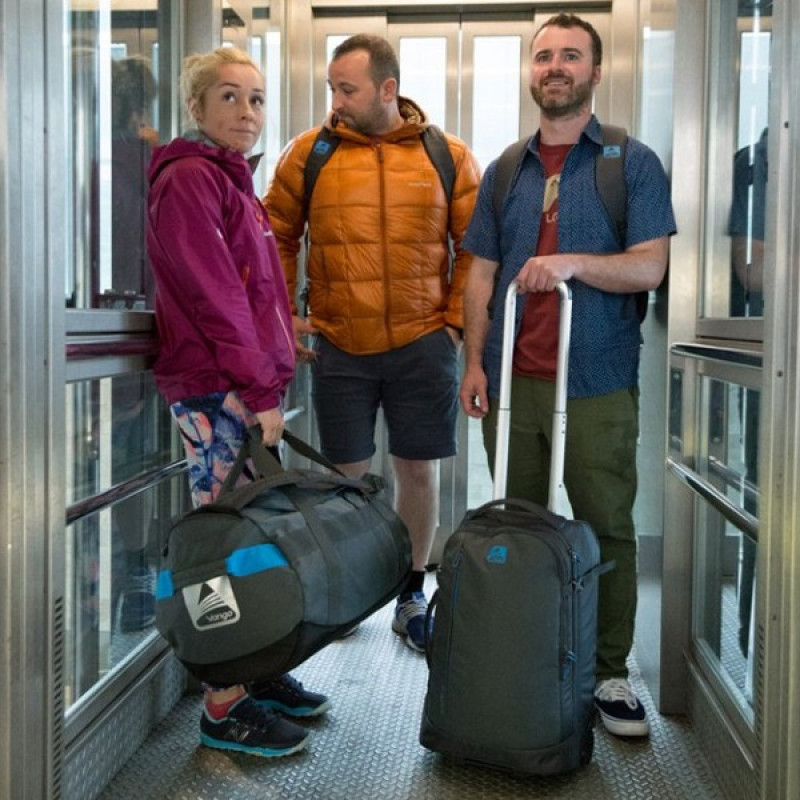 Сумка дорожня на колесах Vango Runway 40 Carbide Grey (RUNRUNWAYG10055)