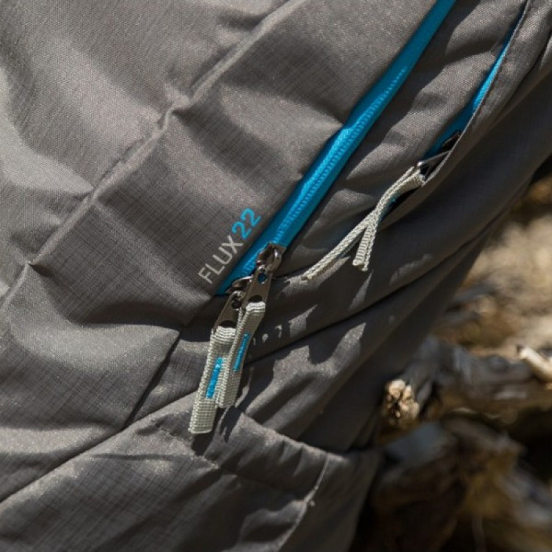 Городской рюкзак Vango Flux 22 Carbide Grey