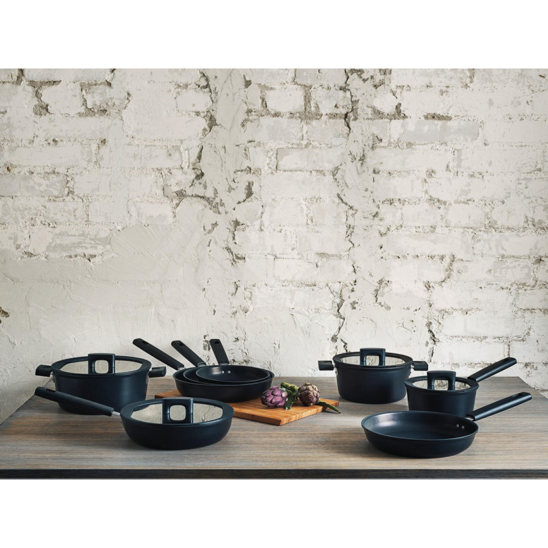 Стійник Fiskars Hard Face з кришкою 28 см 1052232