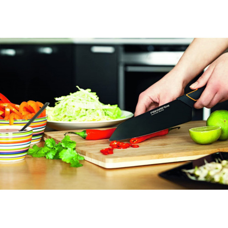 Кухонний ніж Fiskars EDGE Santoku 17 см, рукоять чорна ABS пластик (1003097)