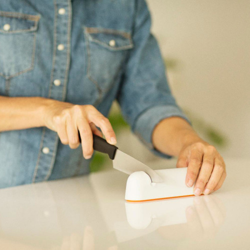 Стругачка для ножів Fiskars Functional Form (1014214)