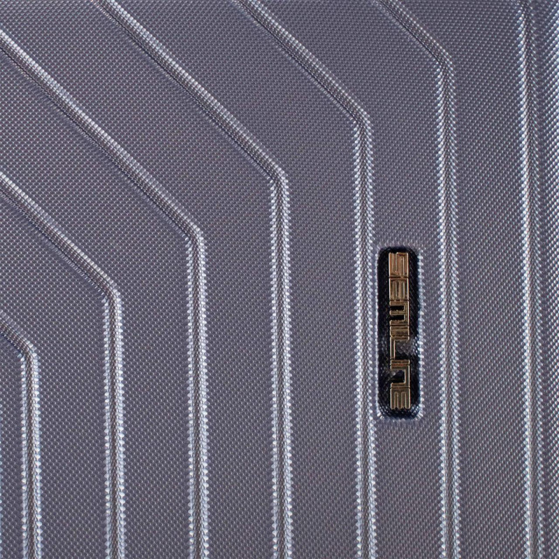 Чемодан Semi Line 24