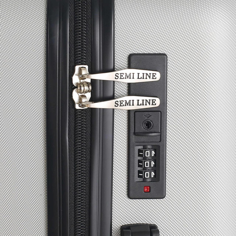 Чемодан Semi Line 28