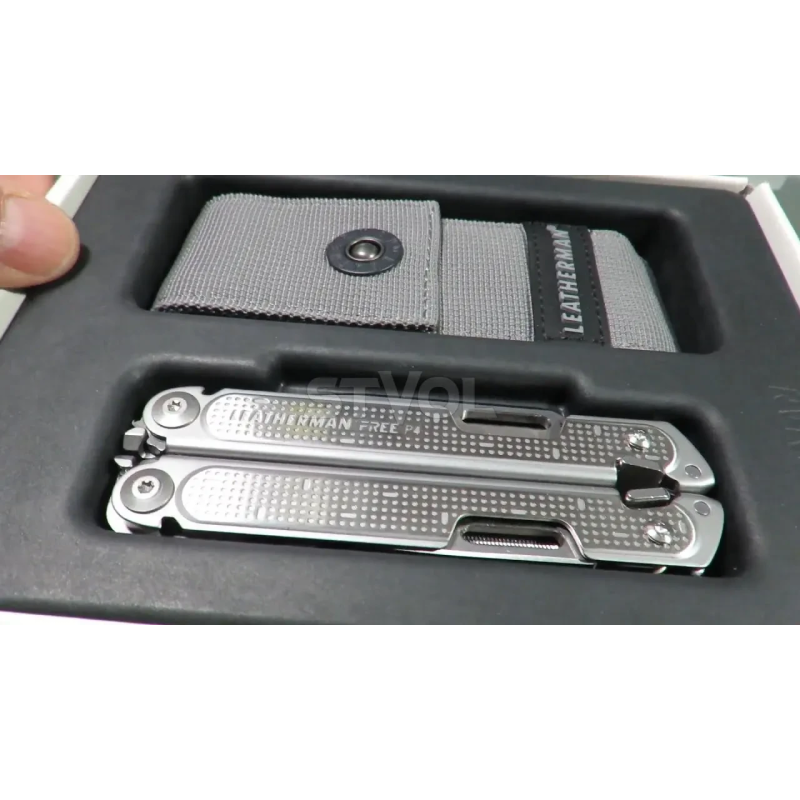 Мультиинструмент Leatherman Free P4, нейлоновый чехол