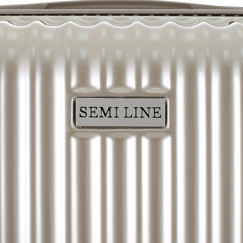 Чемодан Semi Line 24