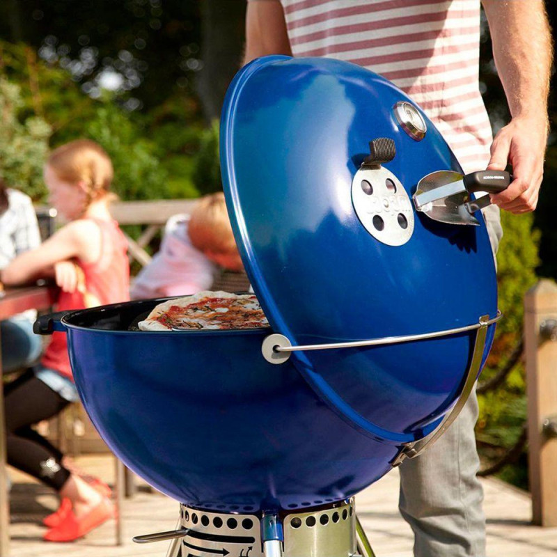 Угольный гриль Weber Master-Touch GBS С-5750 57 см, синий