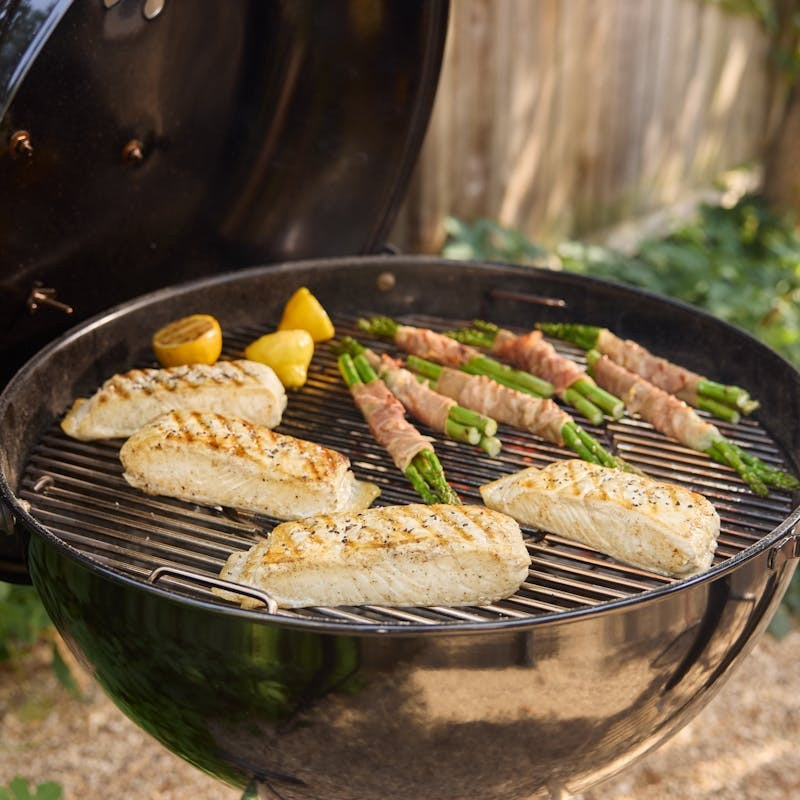 Угольный гриль Weber Master-Touch GBS 5755 Серый